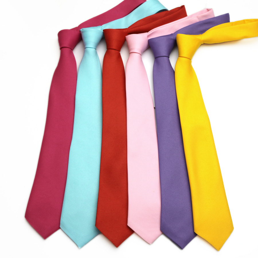 Nuova Cravatta per Ragazzi e R - Tech Accessories For Office recensione e prezzo