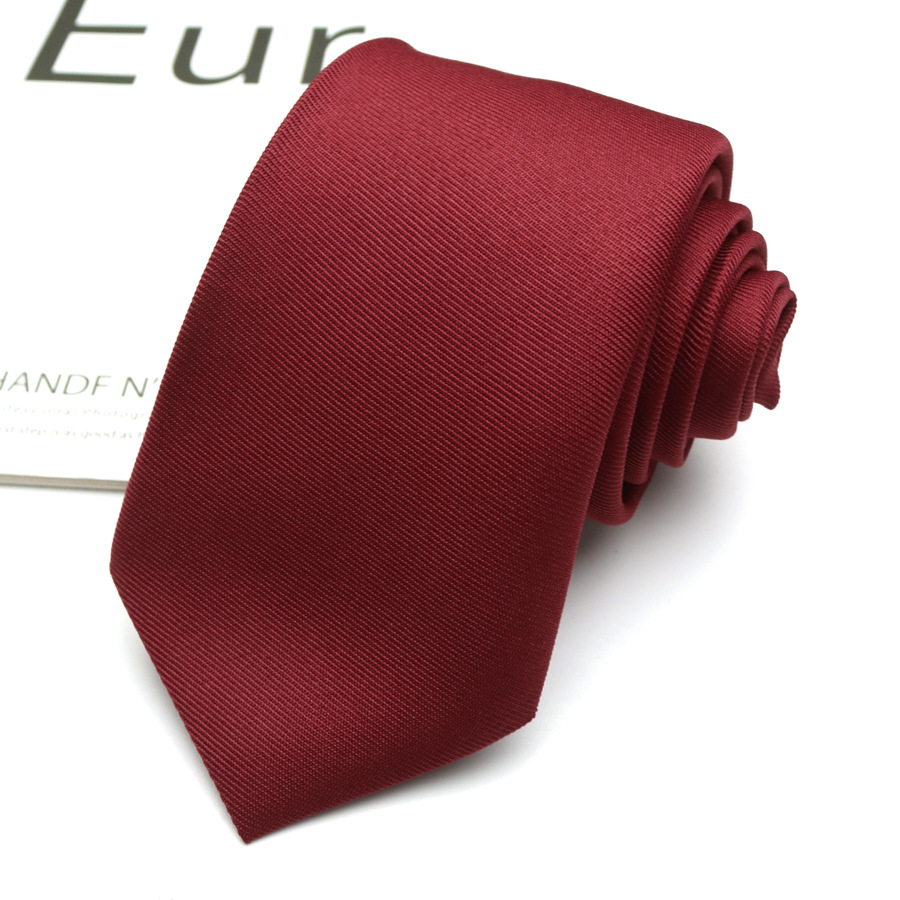 Nuova Cravatta per Ragazzi e R - Tech Accessories For Office recensione e prezzo
