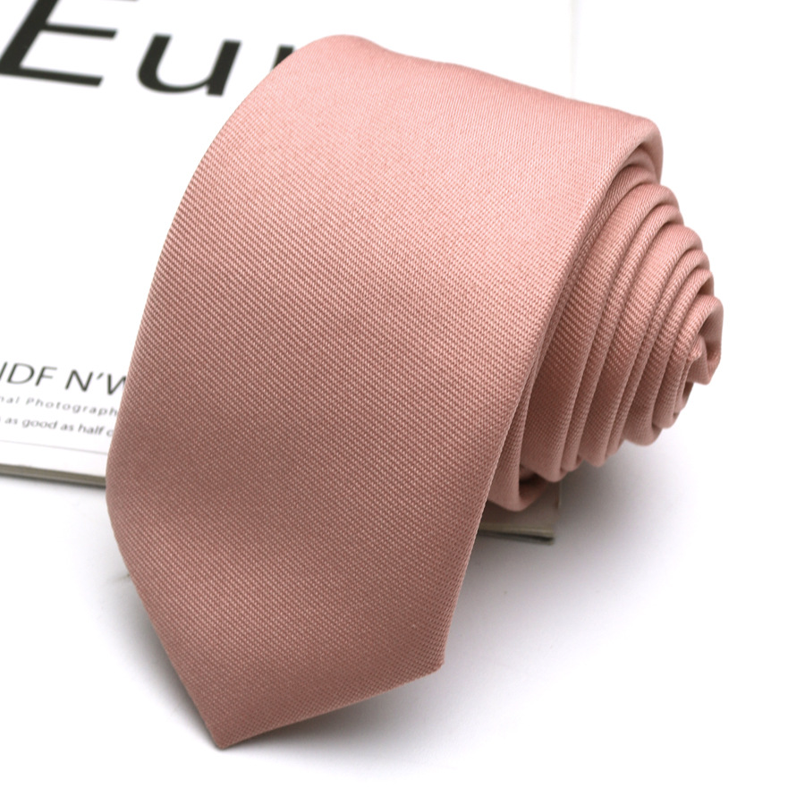 Nuova Cravatta per Ragazzi e R - Tech Accessories For Office recensione e prezzo